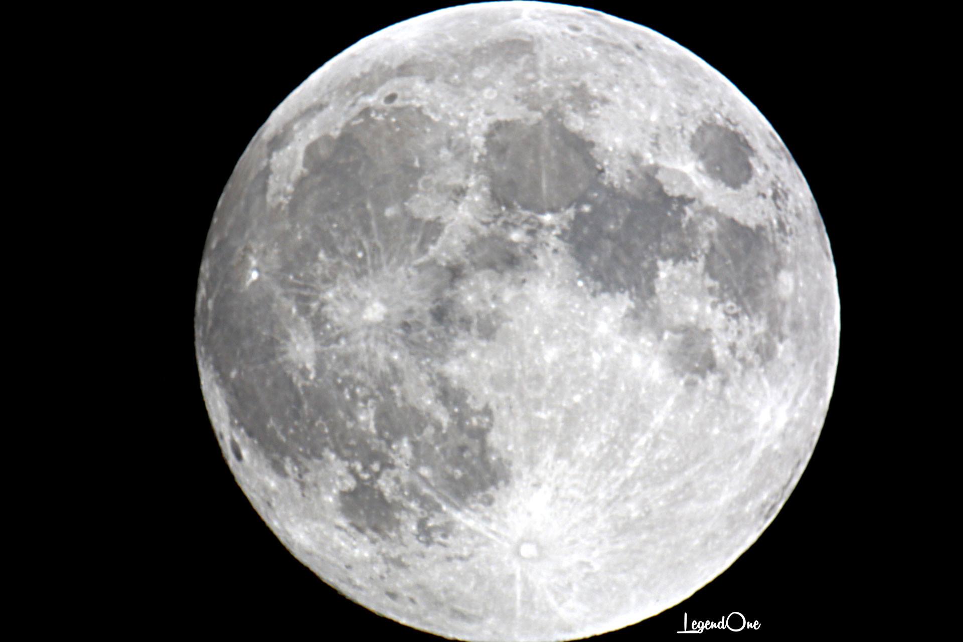 Full Moon • Worldwide